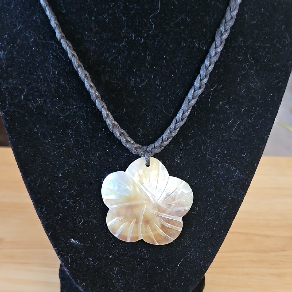 Hawaiian Hibiscus Flower Mother of Pearl Necklace Jewelry